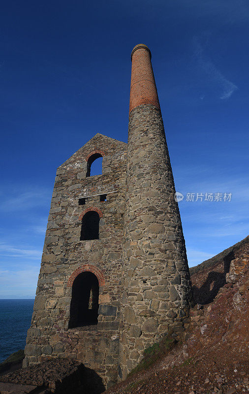 北康沃尔海岸Chapel Porth的一个锡矿